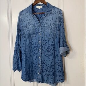 Side Stitch Lyocell Button Front Tunic with Roll‎ Tab Sleeve Animal Print size M